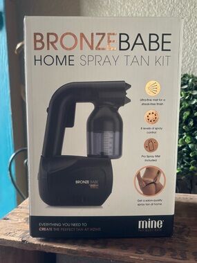 Bronze Babe Home Spray Tan Kit by Mine - Brand New!